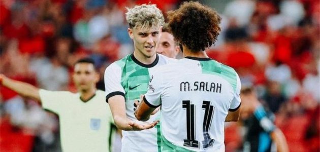 لاعب-ليفربول-الشاب:-أحاول-كل-يوم-التعلم-من-محمد-صلاح